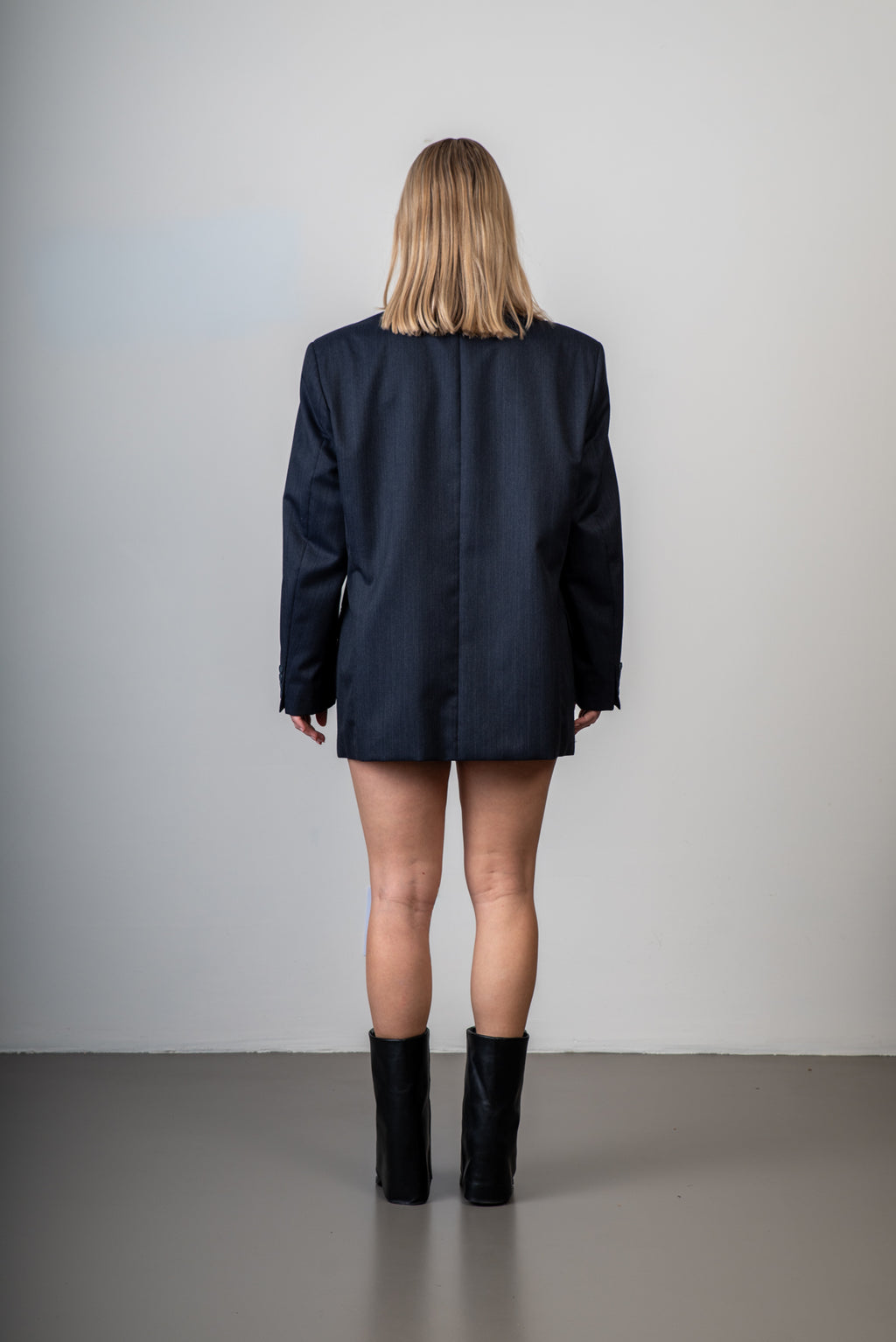 Donkergrijze vintage blazer met kraaltjes